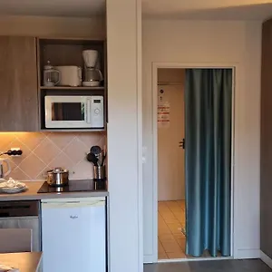  Appartement A 2 Pas De La De : 2 A 4 Hotes. France